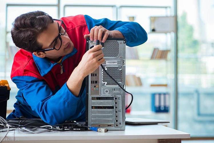 計(jì)算機(jī)維修工職業(yè)技能鑒定 報(bào)考指南、作用與政策要求